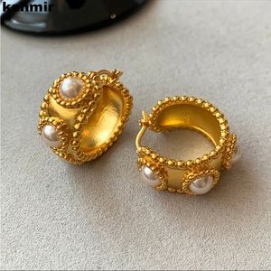 Vintage look pearl earrings
